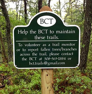 Trail manners sign